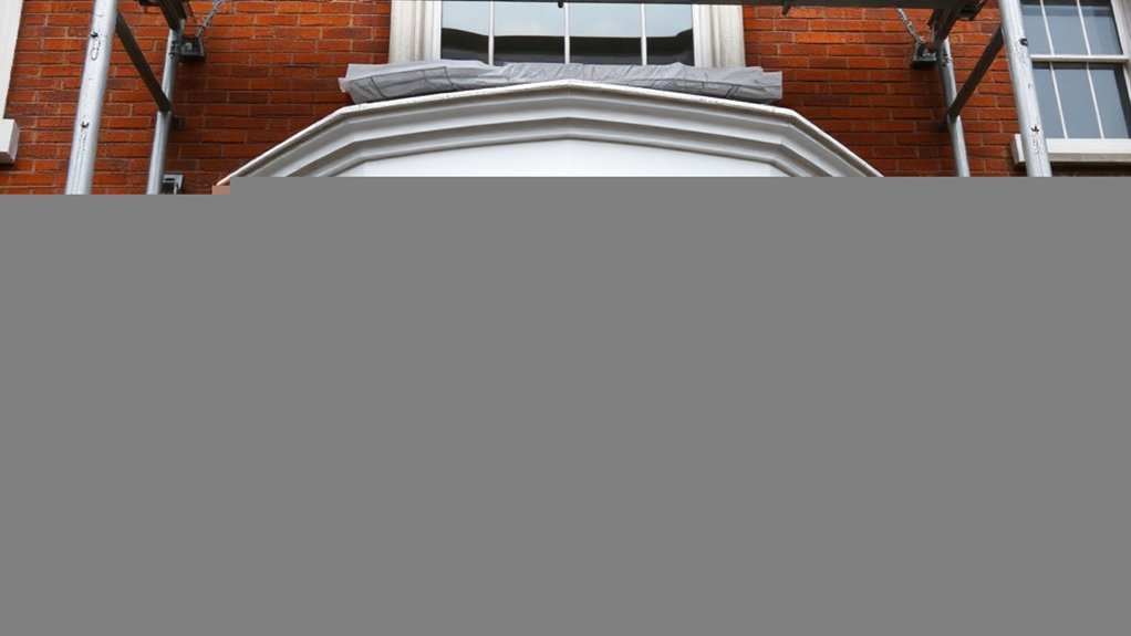 Bay Windows Ascot